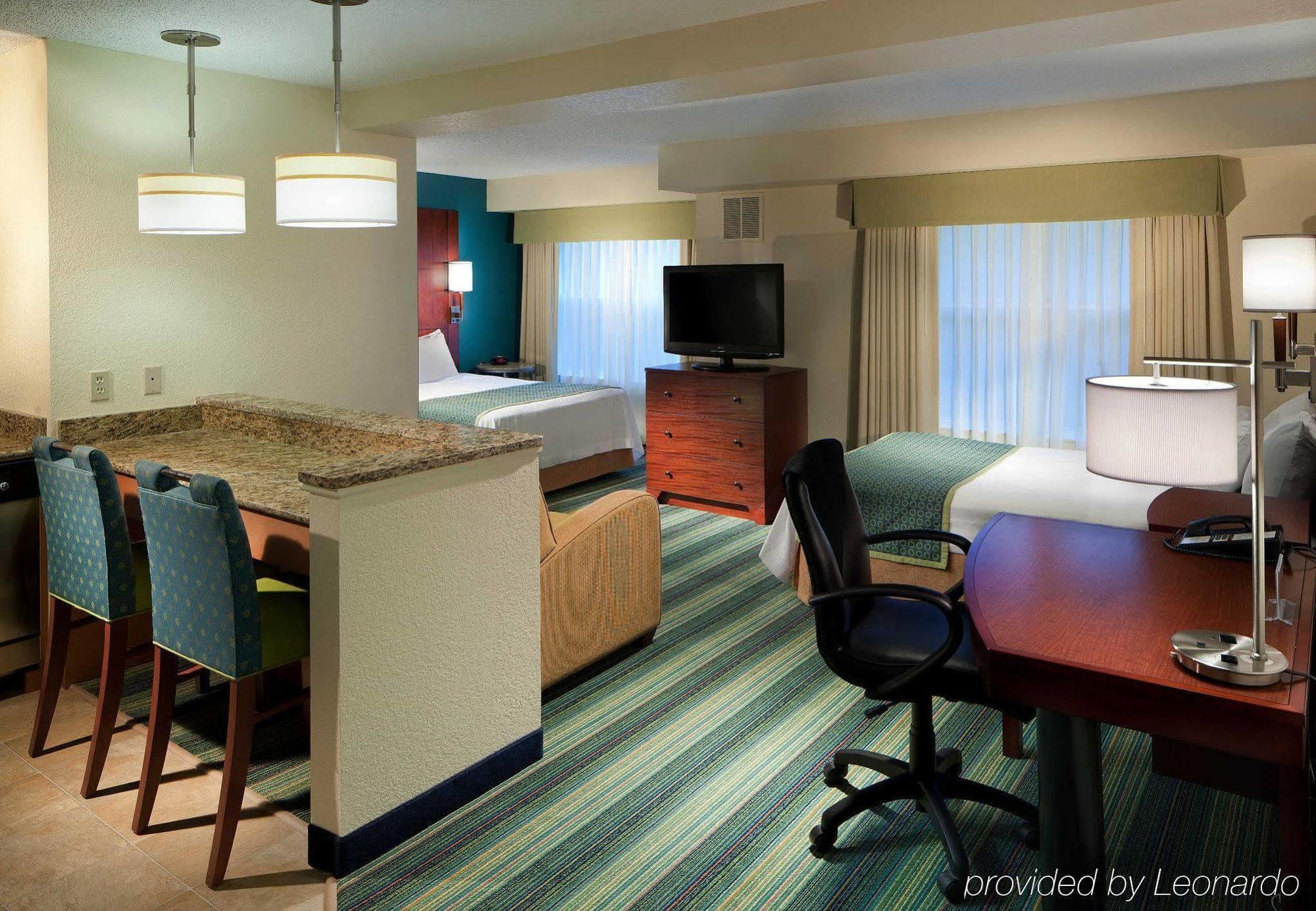 The Inn At Mayo Clinic Jacksonville Room photo